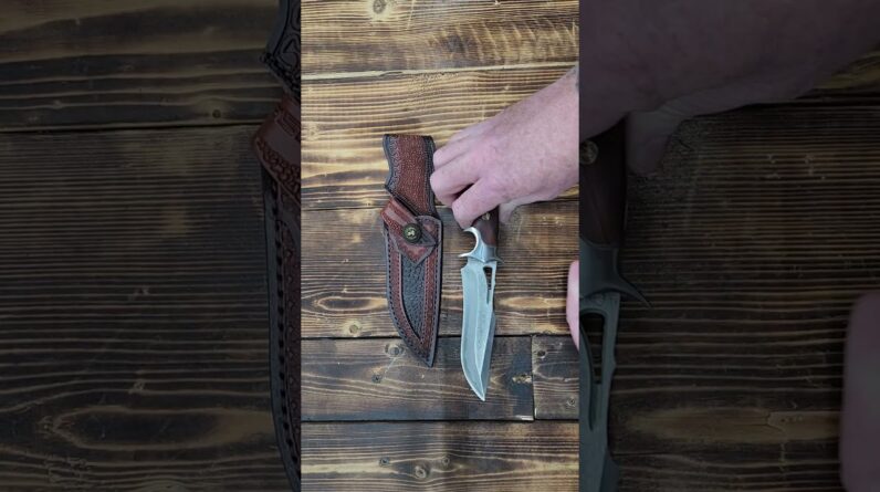 Handmade Damascus Hunting Knife,10.4"Fixed Blade Bowie VG10 Core &Wood Handle Full Tang