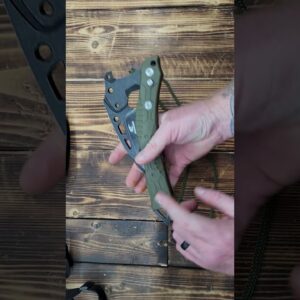 Folding Sickle Knife With Sheath, Quick Release Tactical Survival Tool Green)https://amzn.to/4ryQ9Ct